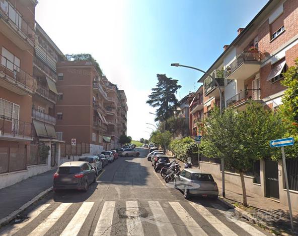 Colli albani stanza singola adiacente metro a