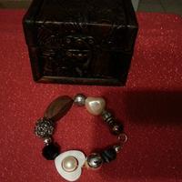 Braccialetto Fantasia bijoux con scrigno legno