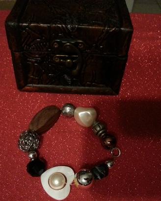 Braccialetto Fantasia bijoux con scrigno legno