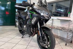 Kawasaki versys 1000 SE tourer con bauletto givi v