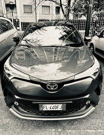 Toyota c-hr full tagliandi certificati