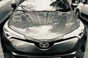 Toyota c-hr full tagliandi certificati