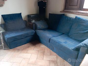 Divano angolare con pouf blu 