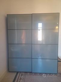 Armadio pax ikea nero con ante scorrevoli in vetro