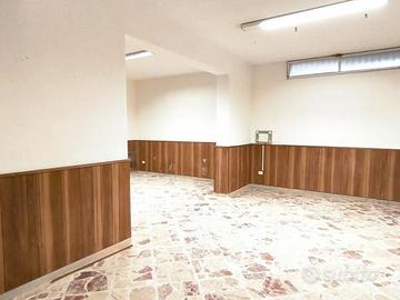 Ampio locale A10 - 110 mq - 2 accessi