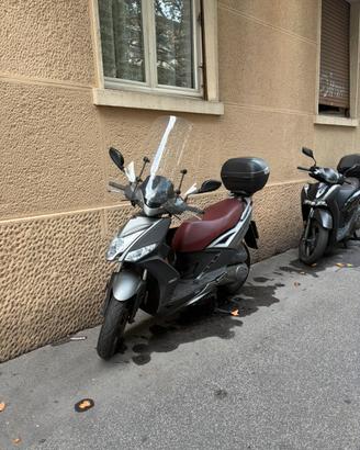 Sella di pelle Bordeaux per Kymco Agility 150i R16