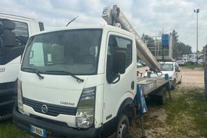 Nissan Cabstar con piattaforma cela da 20 mt