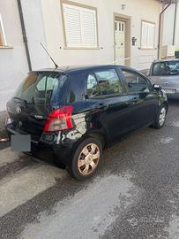 Toyota yaris benzina 1.0