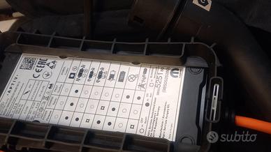 carica batteria per auto elettrica 