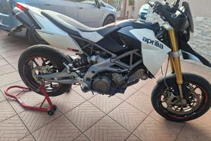 aprilia dorsoduro 750 