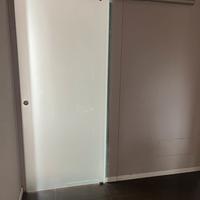 Porta scorrevole in cristallo satinato