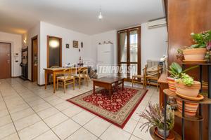 QUADRILOCALE CON BOX E CANTINA !