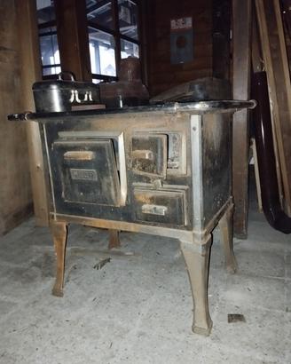 stufa economica antica 