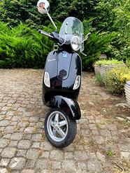 Piaggio Vespa 125 LXV usata in vendita