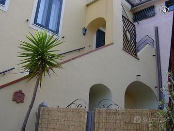 Villa immersa nel verde a Sieti