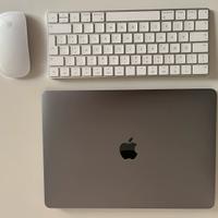 MacBook Air + Magic Mouse + Keyboard