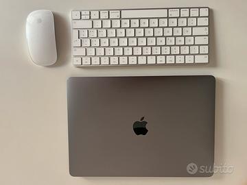 MacBook Air + Magic Mouse + Keyboard