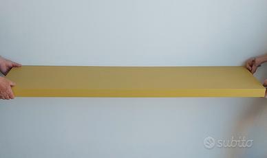 Mensola bianca e mensola giallo senape