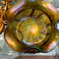 Ciotola in vetro iridescente art nouveau 