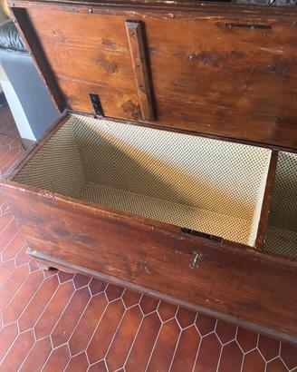 Cassapanca in legno massello