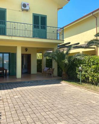 Villa bifamiliare casa vacanza