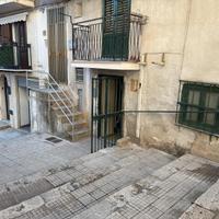 3 vani con box auto - monreale