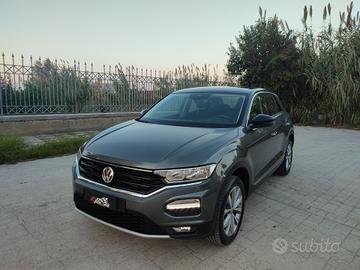 Volkswagen T-Roc TETTO NERO 1.6 TDI 115 CV SCR STY