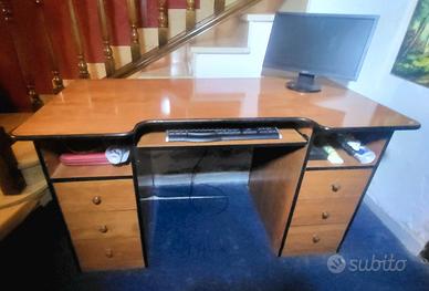 Scrivania in mogano