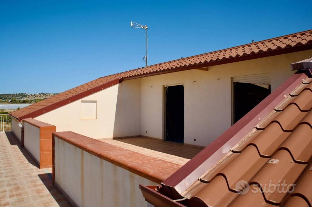 Villa di 1147 m² con più di 5 locali a Ragusa - Vista 4