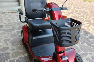 Scooter elettrico Sovrana Maxi reale Plus