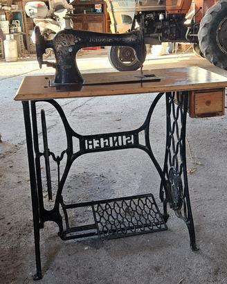 Macchina da cucire Singer Vintage
