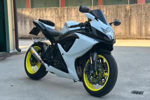Suzuki Gsx r 750k7