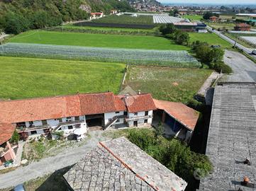 CASA SEMINDIPENDENTE A REVELLO