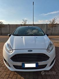 FORD FIESTA TITANIUM GPL BLACK WHITE