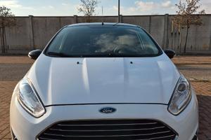 FORD FIESTA TITANIUM GPL BLACK WHITE