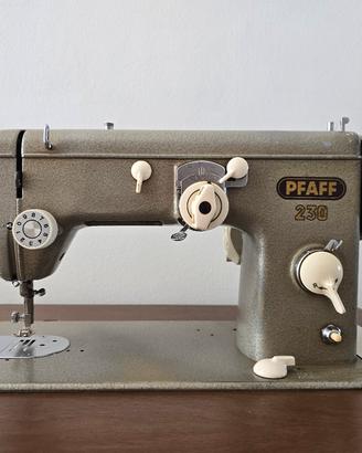 Macchina da cucire PFAFF vintage meccanizzata con 
