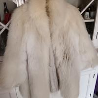 Pelliccia di volpe bianca