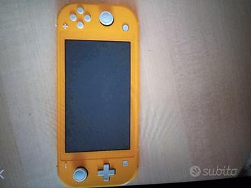 Nintendo switch lite gialla