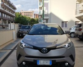 Toyota C-HR CHR ibrida 1.8 122 CV Active