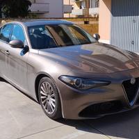 Alfa Romeo Giulia 2.2 180cv Business Sport