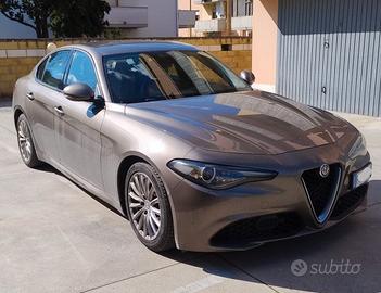 Alfa Romeo Giulia 2.2 180cv Business Sport