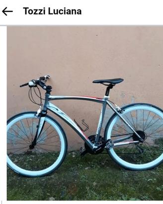   bicicletta su strada
