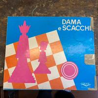 Dama e scacchi vintage