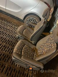 Sedili anteriori Vito