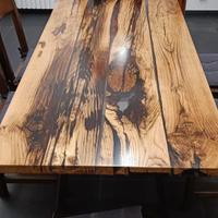 Tavoli  artigianali in legno massello fatti a mano