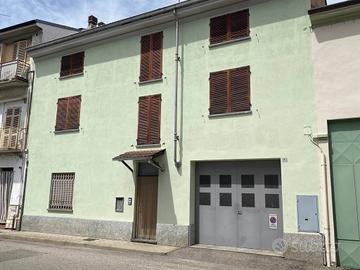 Casa indipendente di 385 m² con più di 5 locali e 