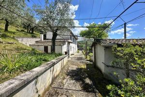 CASA INDIPENDENTE A ARPINO