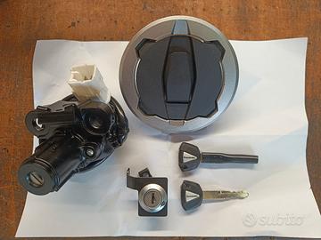 Kawasaki z650 kit serrature con 2 chiavi ori
