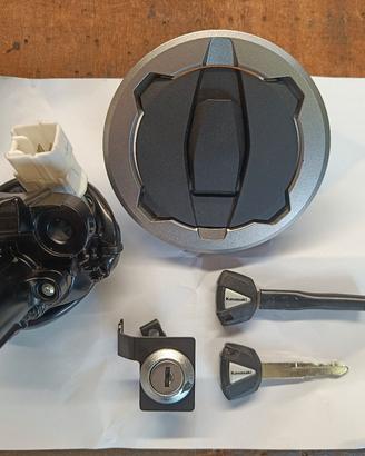 Kawasaki z650 kit serrature con 2 chiavi ori