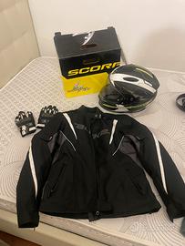 Giacca, casco e guanti moto donna